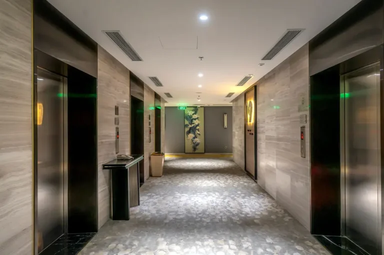 best business hotels near airport in United States guide