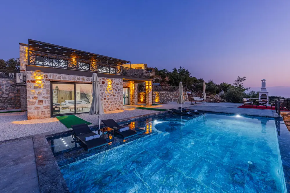 best luxury beachfront resorts in Australia per night
