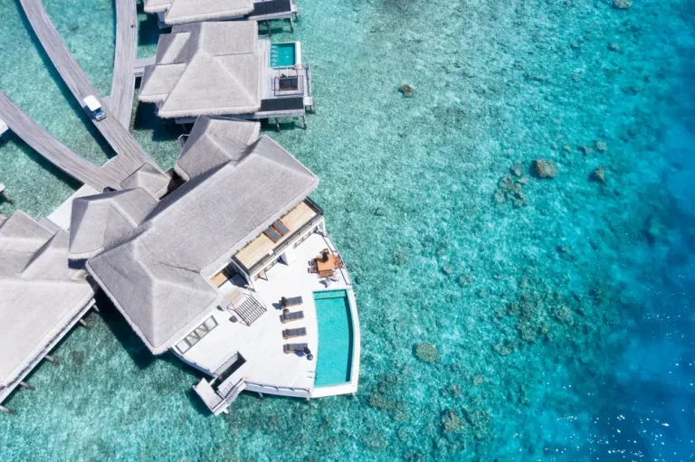 how to choose best resort for anniversary trip cost USA guide