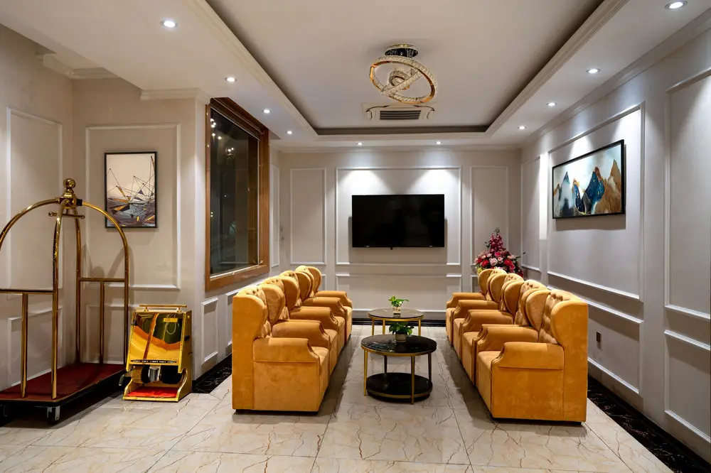 how to maximize hotel points for free business travel stays USA