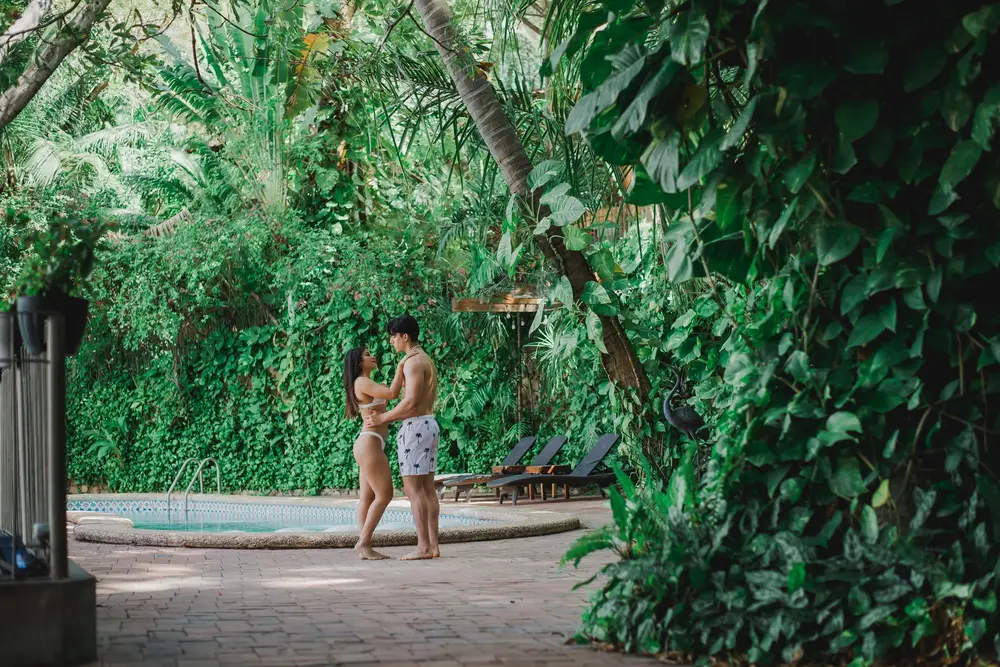 how to plan a honeymoon on a budget cost guide USA Canada