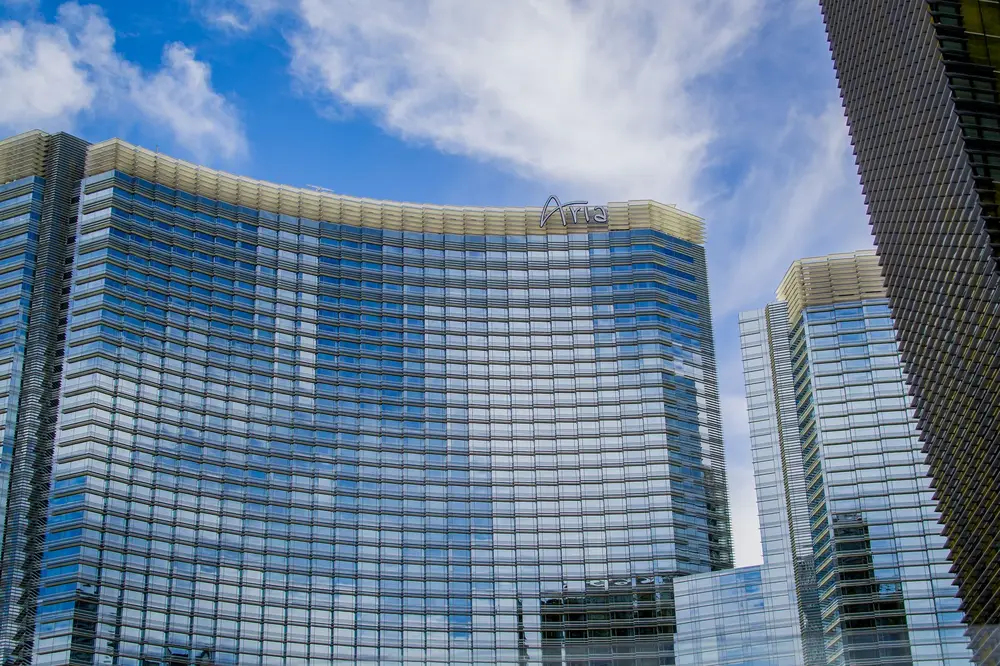 Hyatt vs Marriott corporate rate program comparison guide
