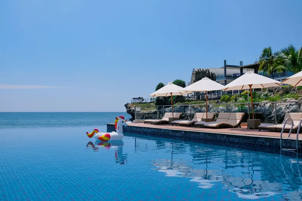 luxury safari lodge hotels in Africa booking guide